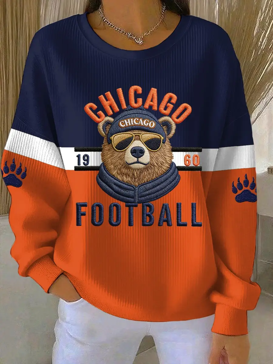 Chicago Football Merch Sweatshirt 1960 Chicago Football Bear Paw Clothing Gift For Fans