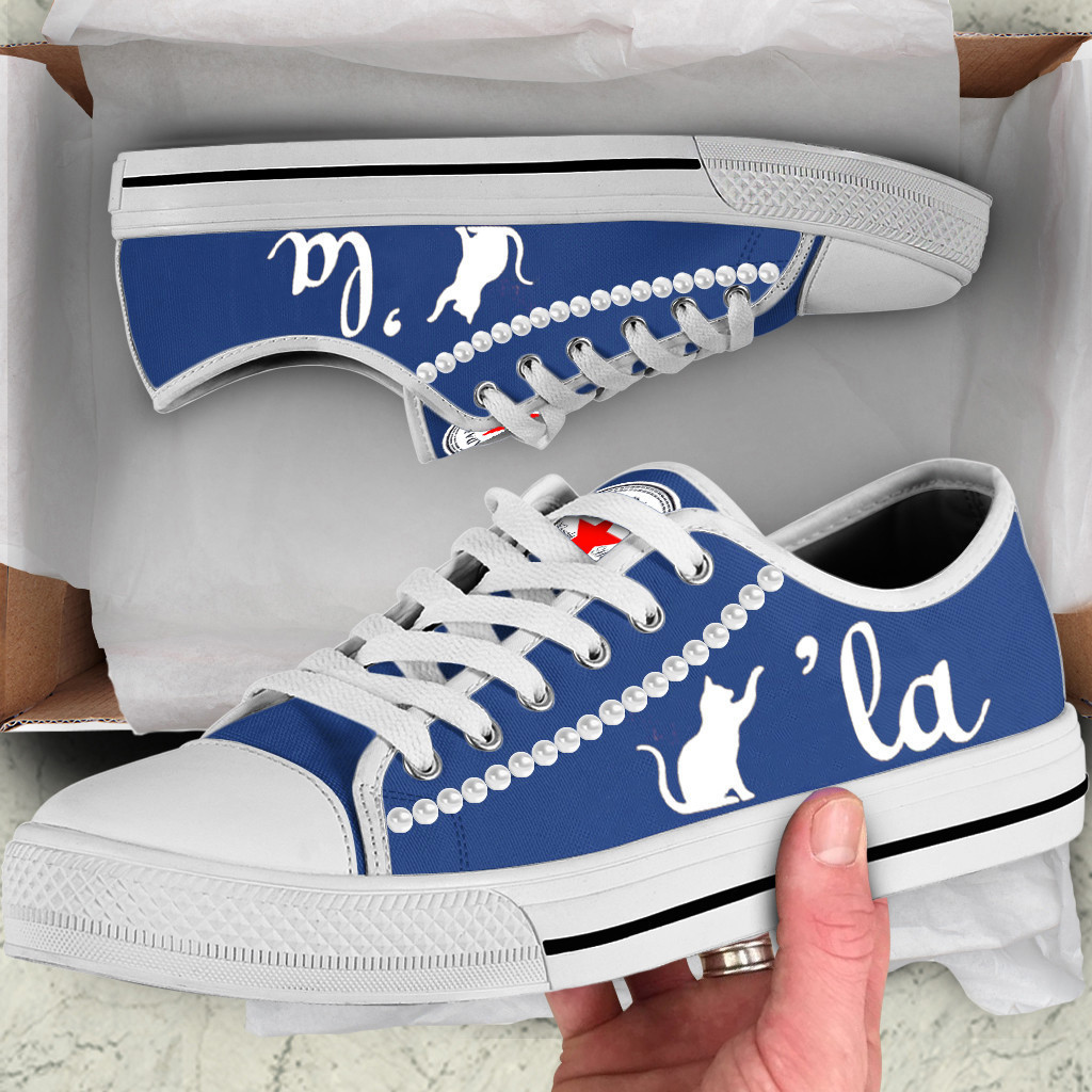 Chucks And Pearls Low Top Shoes Kitty With Comma La ,la Vote Blue Low Top Sneakers